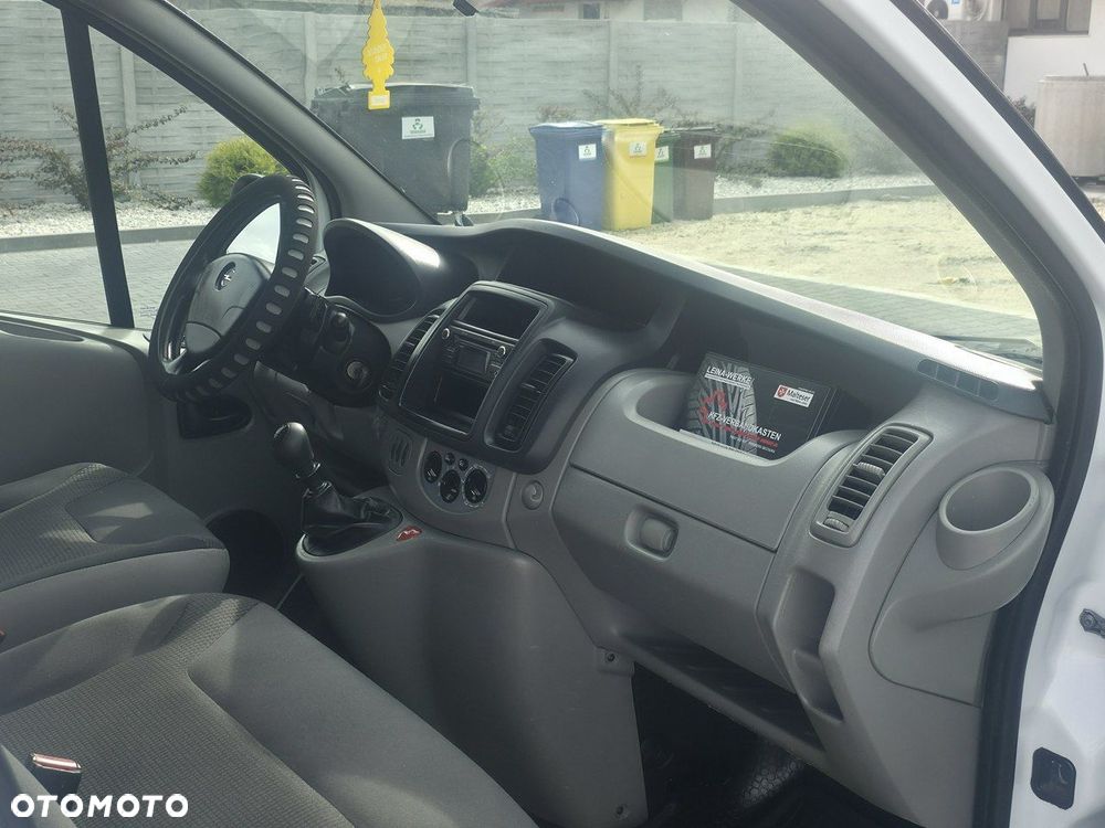 Opel Vivaro - 8