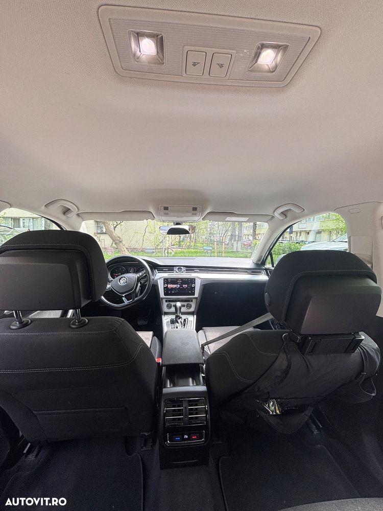 Volkswagen Passat 2.0 TDI DSG Comfortline - 12