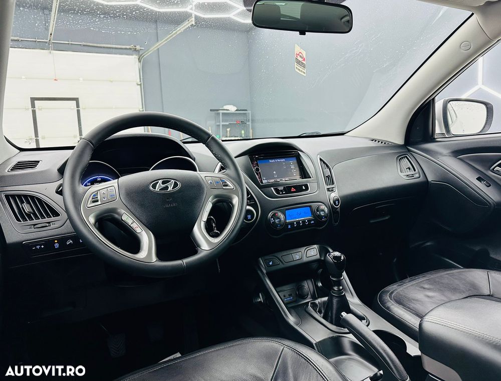 Hyundai ix35 1.7 CRDI 2WD blue Finale Gold - 22