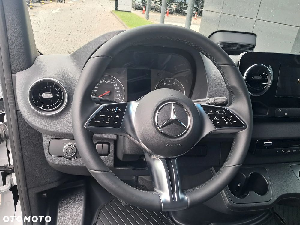 Mercedes-Benz Sprinter 319 CDI Furgon PRO  Ekstra Długi 4325+mm - 24