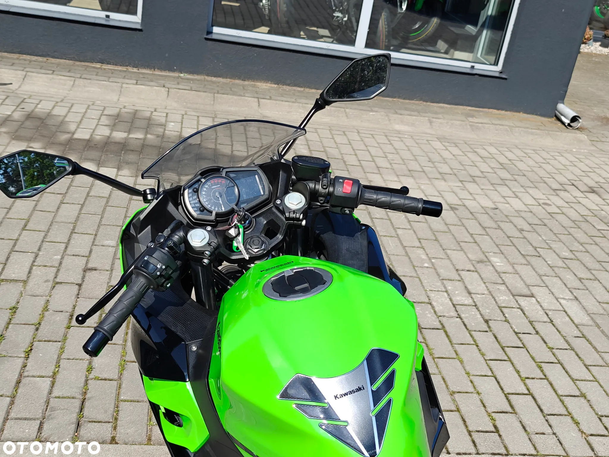 Kawasaki Ninja 400 - 10