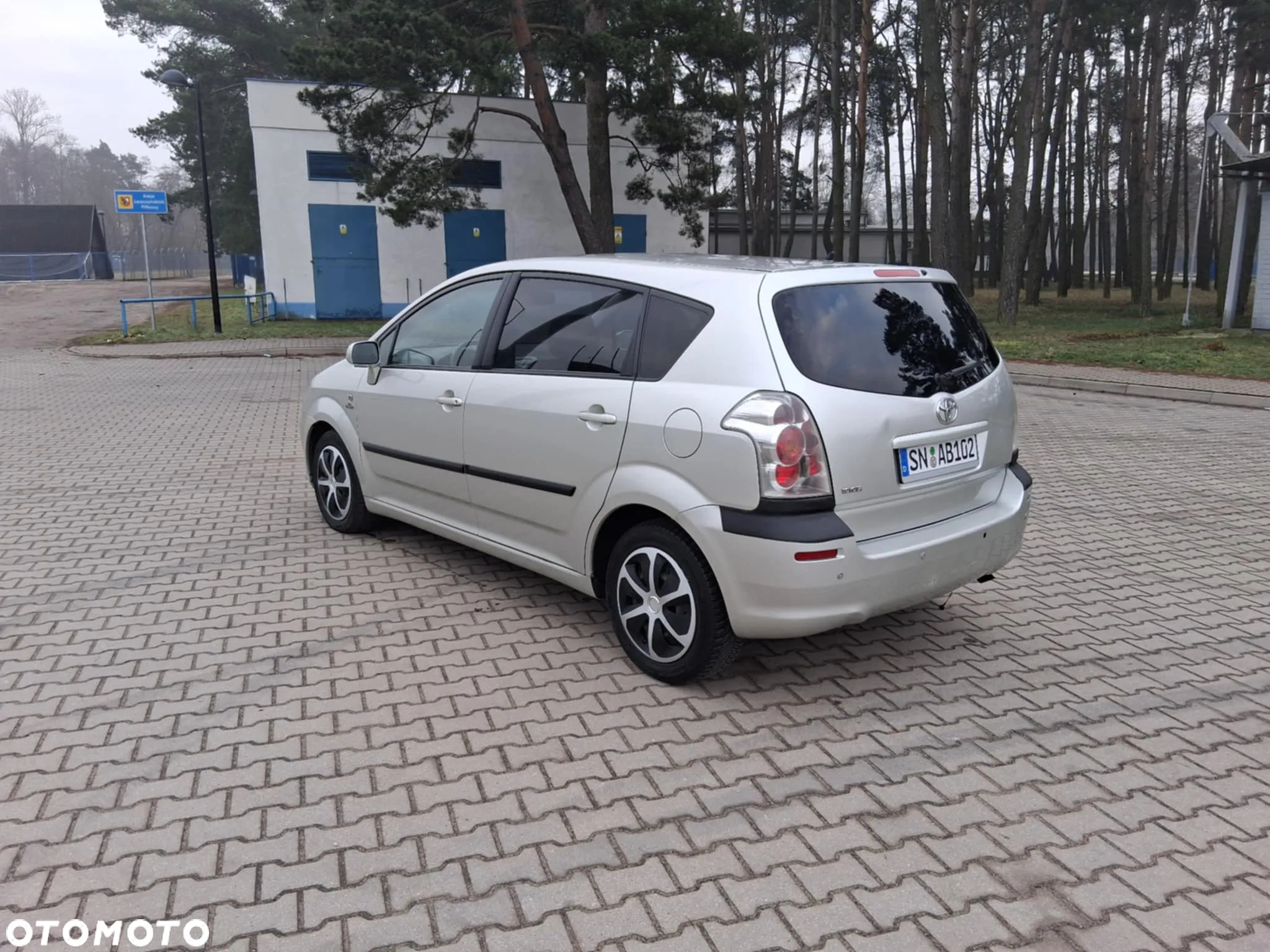 Toyota Corolla Verso - 3