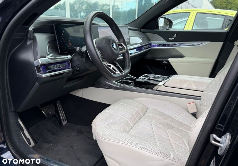 BMW Seria 7 - 37