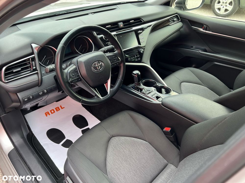 Toyota Camry 2.5 Hybrid Comfort CVT - 20