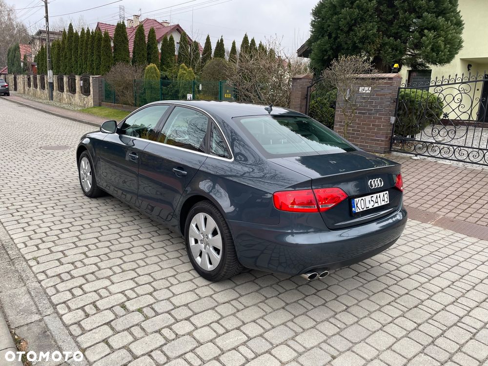 Audi A4 Limousine - 5