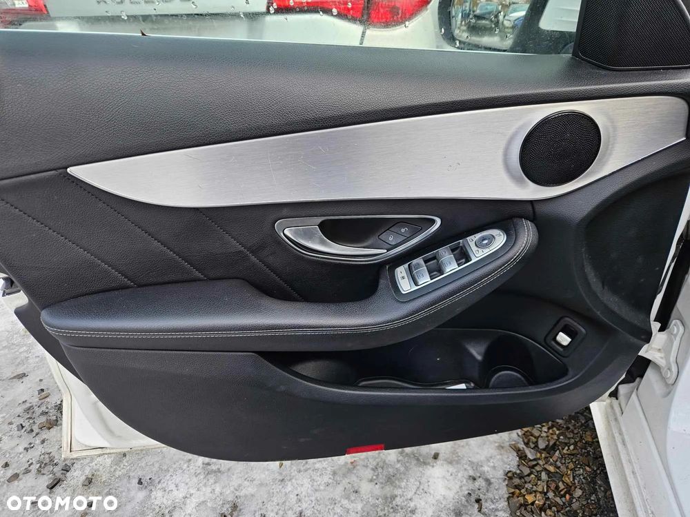 Mercedes-Benz Klasa C 220 d T 9G-TRONIC AMG Line - 15