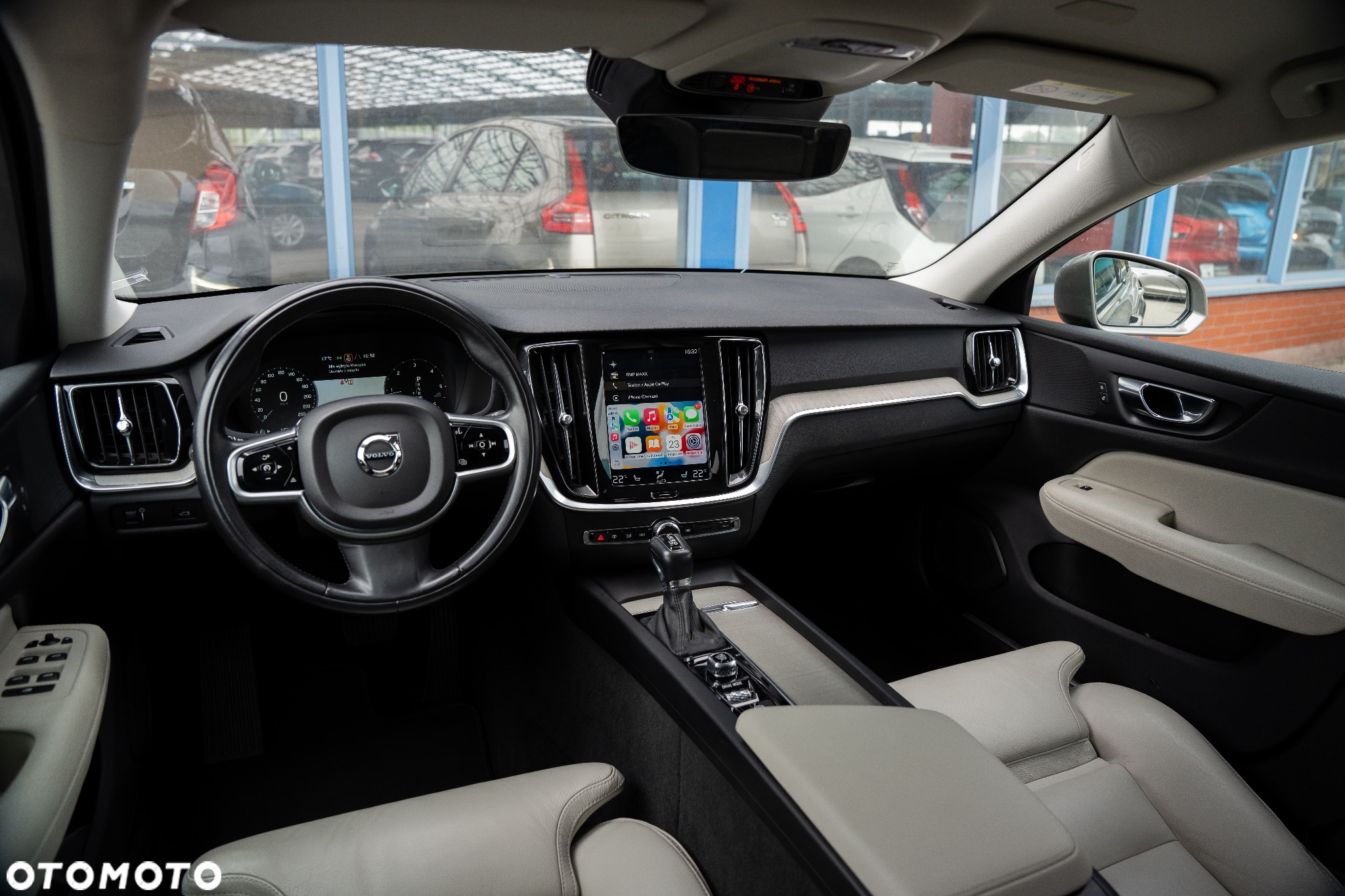 Volvo V60 Cross Country D4 AWD Geartronic Pro - 23