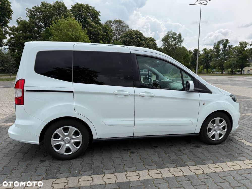 Ford Tourneo Courier 1.5 TDCi Trend - 16