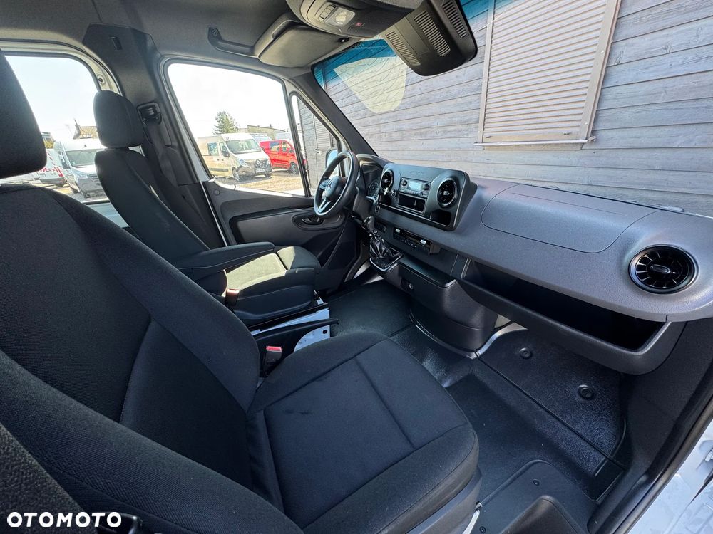Mercedes-Benz Sprinter - 15