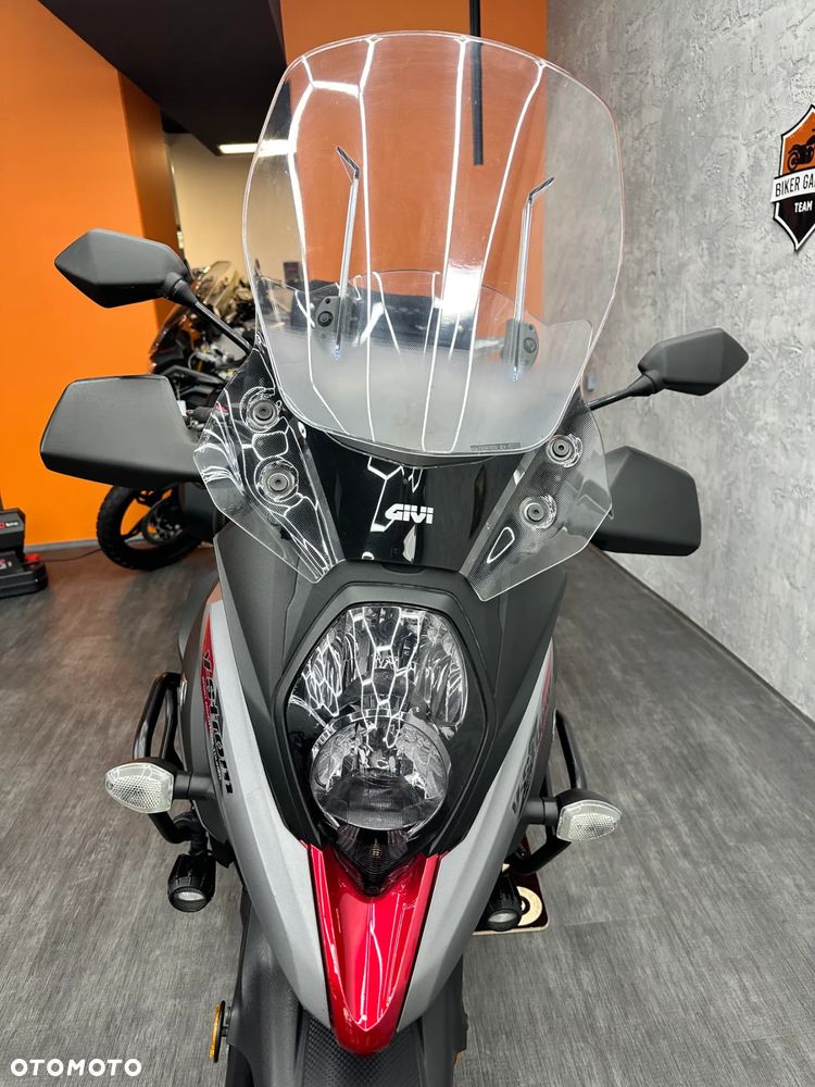 Suzuki V-STROM - 10