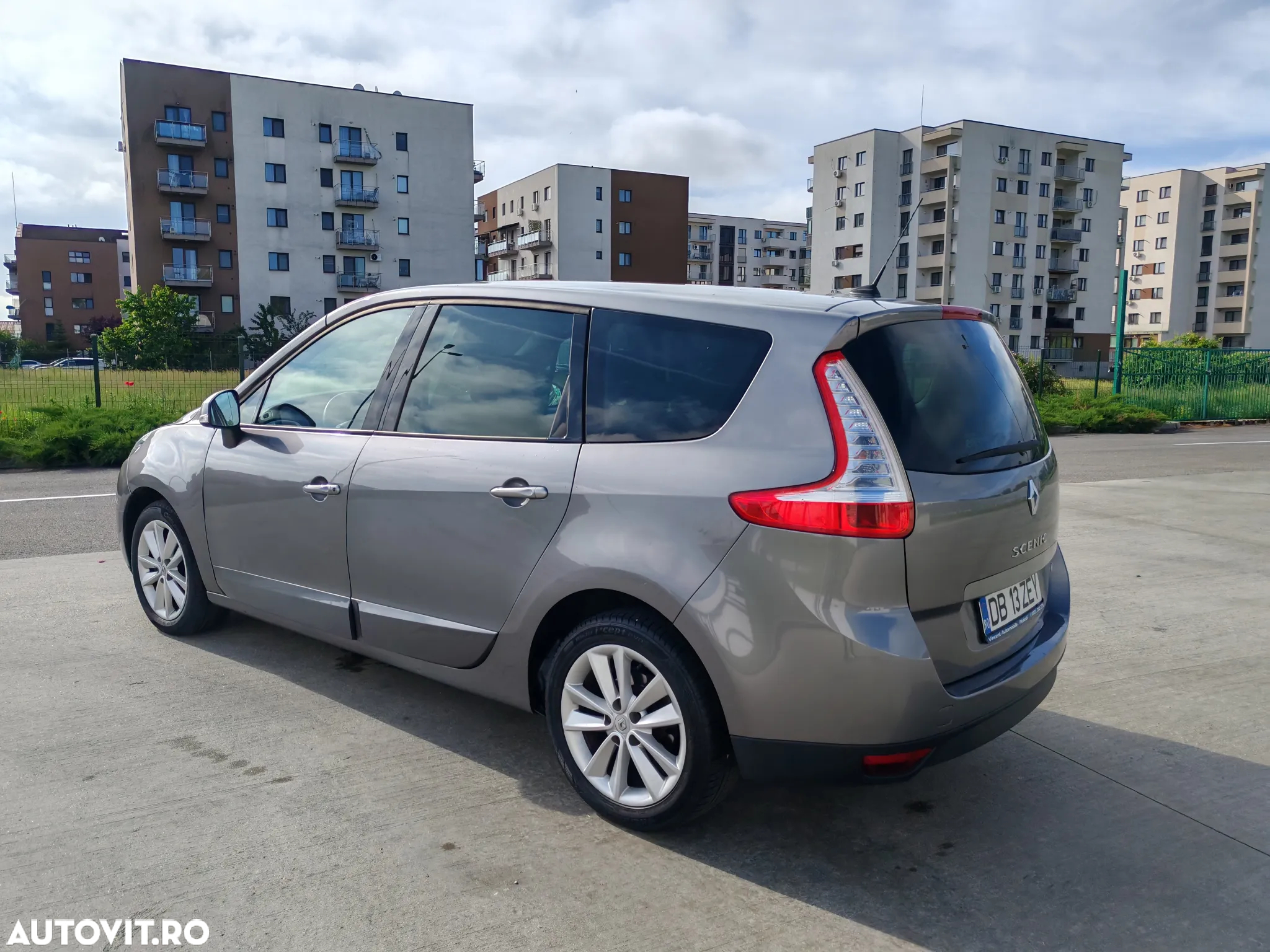 Renault Grand Scenic TCe 130 Dynamique - 2