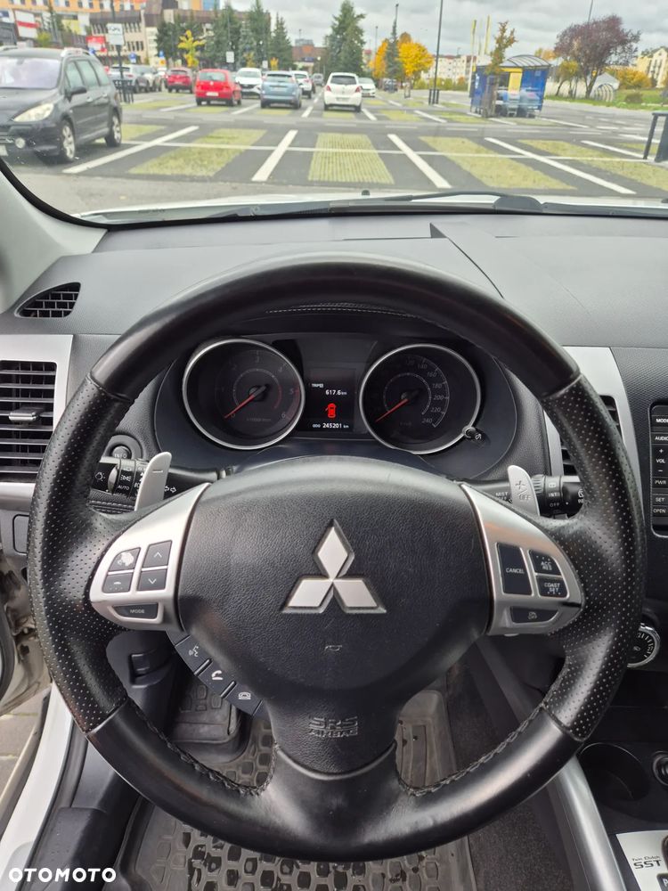 Mitsubishi Outlander - 15