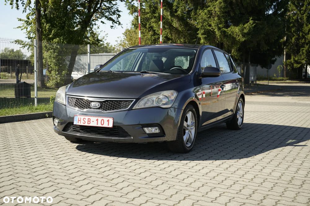 Kia Ceed 1.6 CRDi 90 Vision - 4