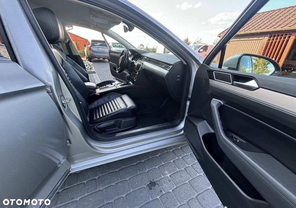 Volkswagen Passat 2.0 TDI SCR 4Mot DSG Highline - 15