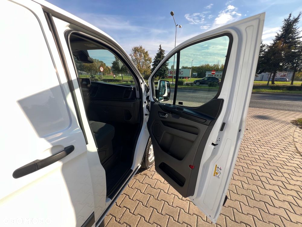Ford TRANSIT CUSTOM 2,0 TDCI 130KM L1 AUTOMAT BI-XENON - 34