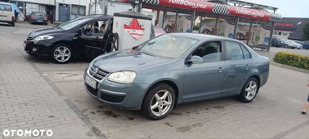 Volkswagen Jetta 1.6 FSI Comfortline - 13