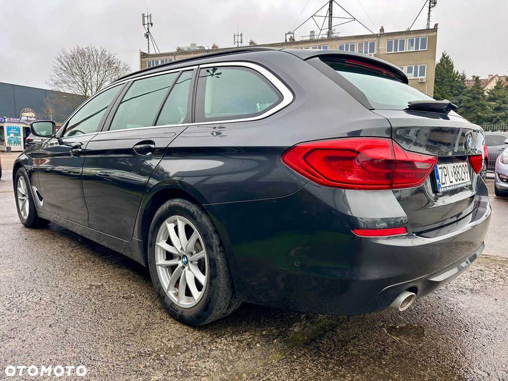 BMW Seria 5 520d xDrive Sport Line - 4