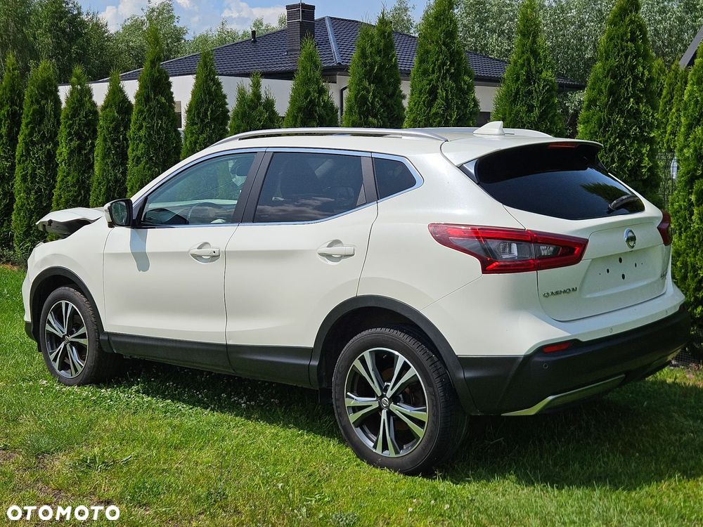 Nissan Qashqai 1.6 dCi Xtronic TEKNA - 4