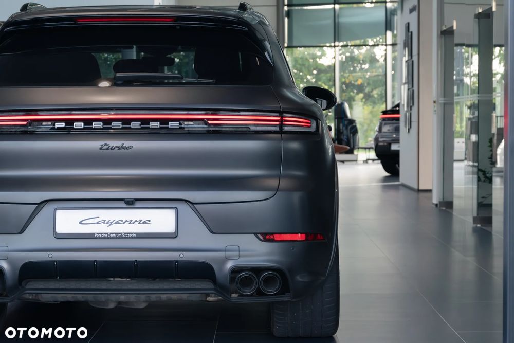 Porsche Cayenne Turbo E-Hybrid PHEV - 10