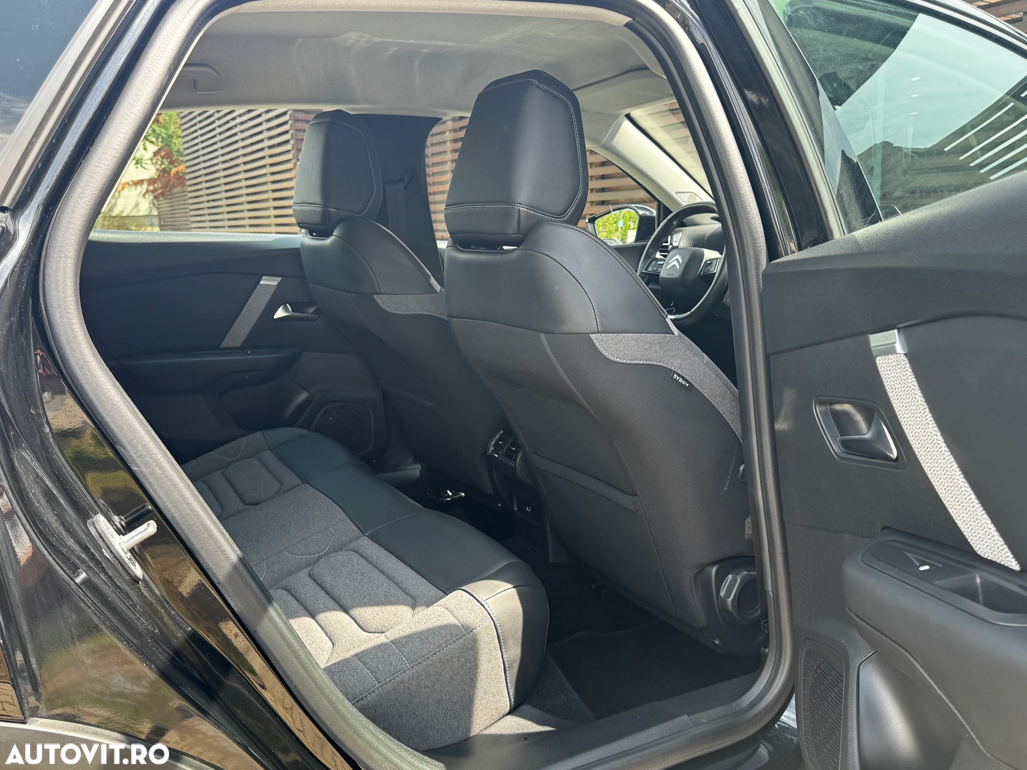 Citroën C4 BlueHDi 130 Stop&Start EAT8 SHINE - 24