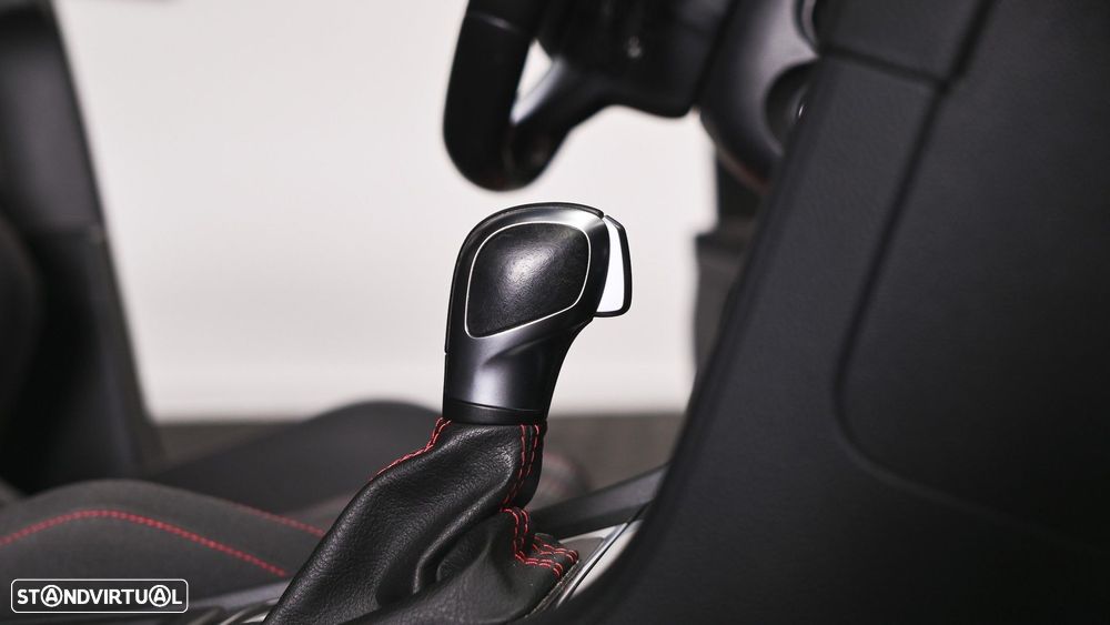 VW Golf GTI 2.0 TSI OPF DSG Performance - 41