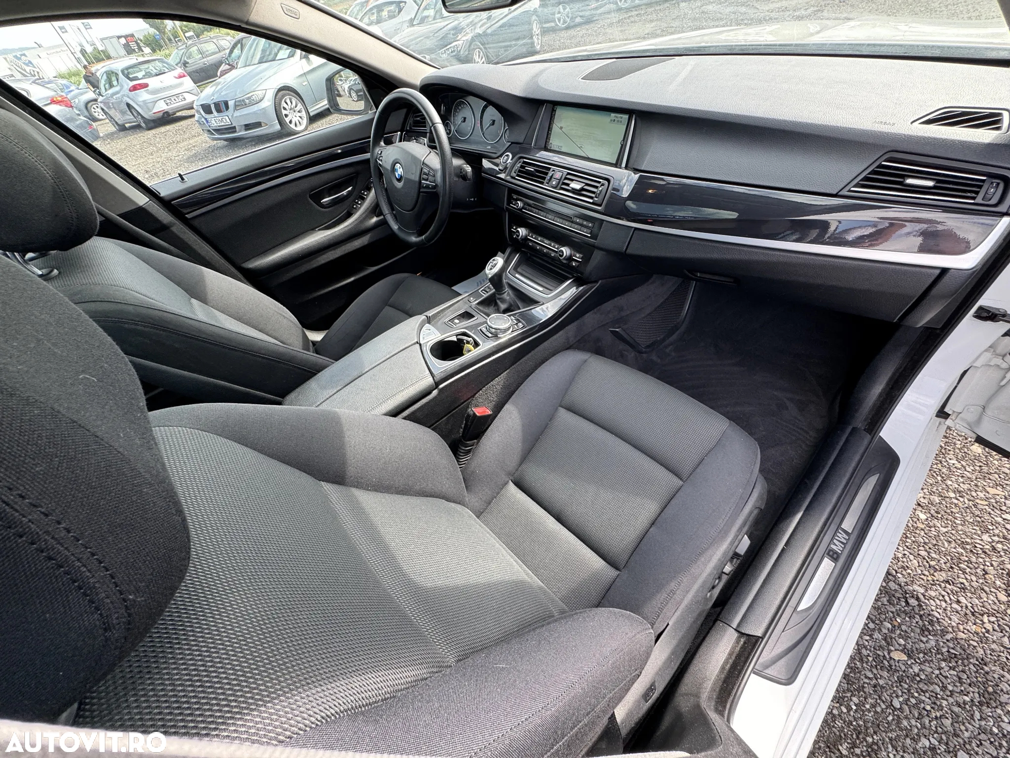 BMW Seria 5 520d - 26