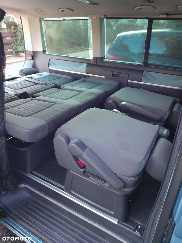 Volkswagen Multivan - 10