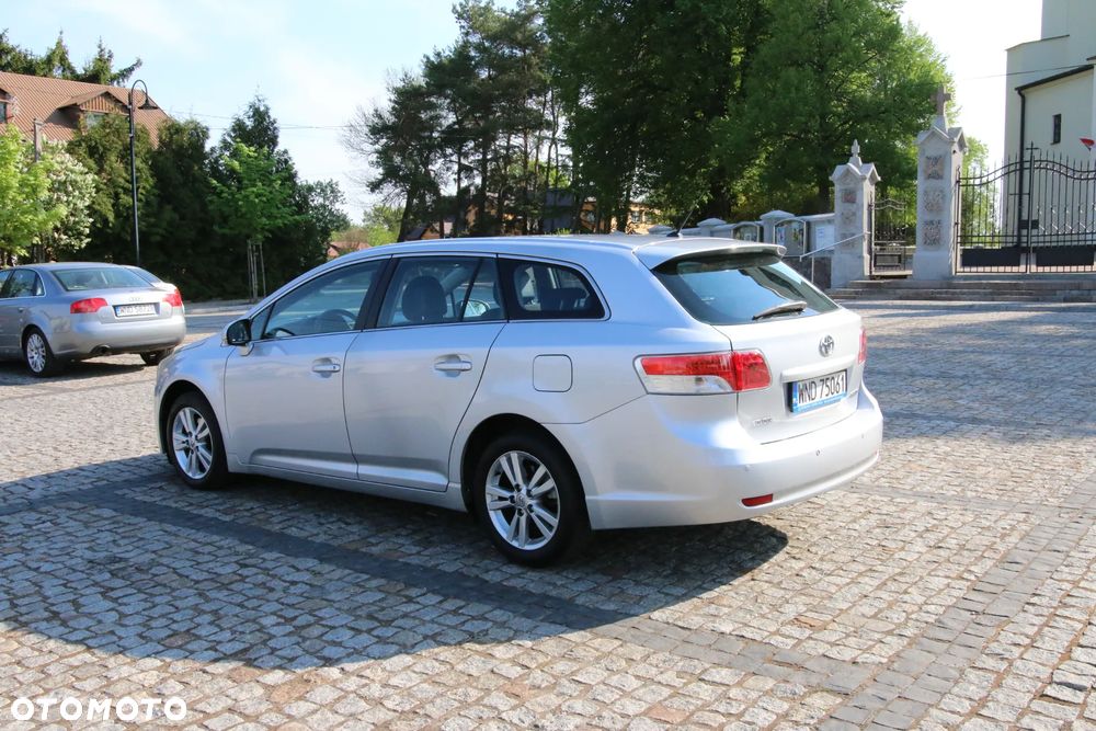 Toyota Avensis 1.8 Sol - 7