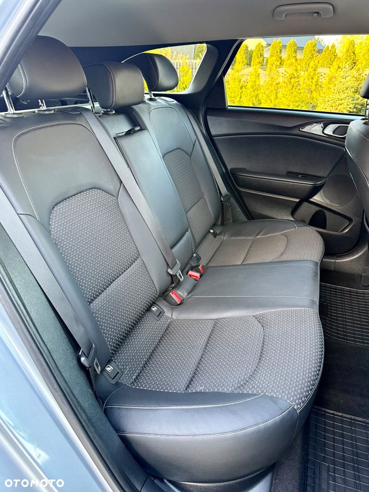 Kia Ceed 1.4 T-GDI DCT OPF Platinum Edition - 22