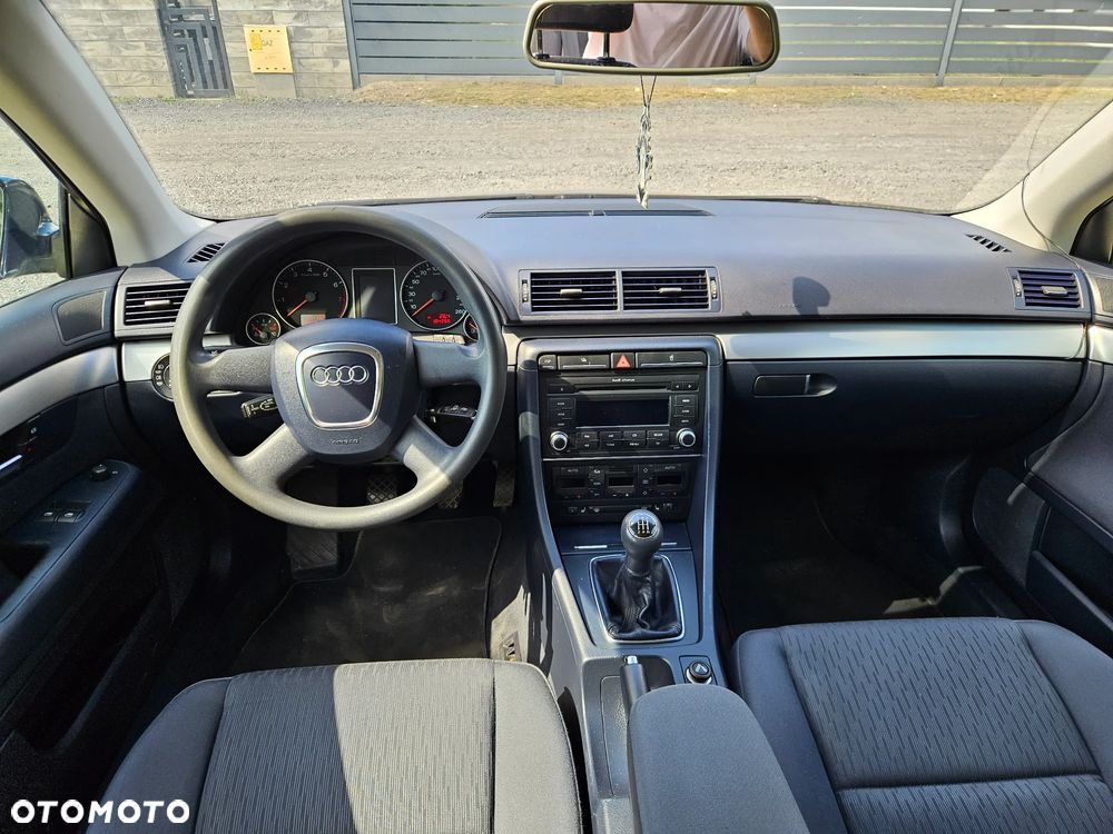 Audi A4 Limousine - 10