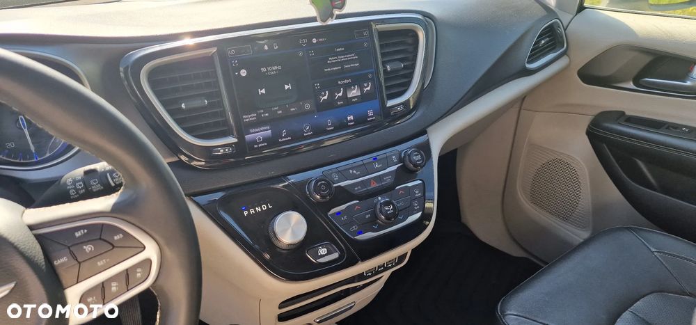 Chrysler Pacifica - 24