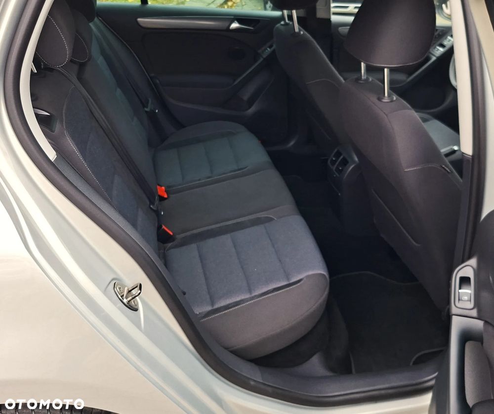 Volkswagen Golf 1.6 TDI DPF Style - 24