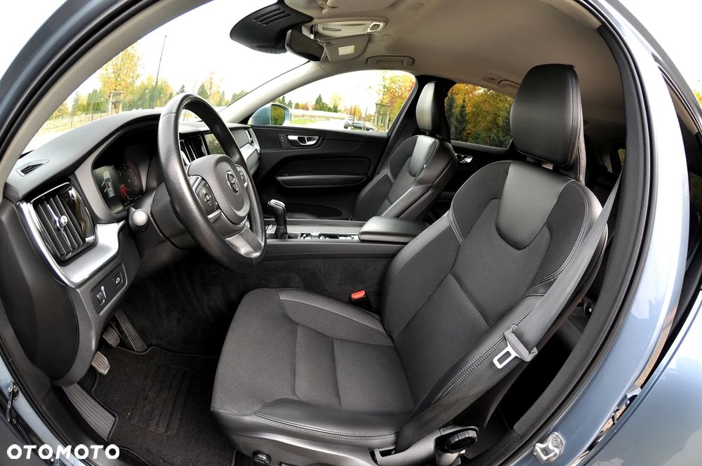 Volvo XC 60 D3 Momentum Pro - 19