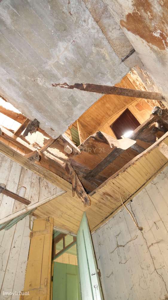 Casa em Ruína para Recuperar – Nabais, Gouveia - Grande imagem: 4/27