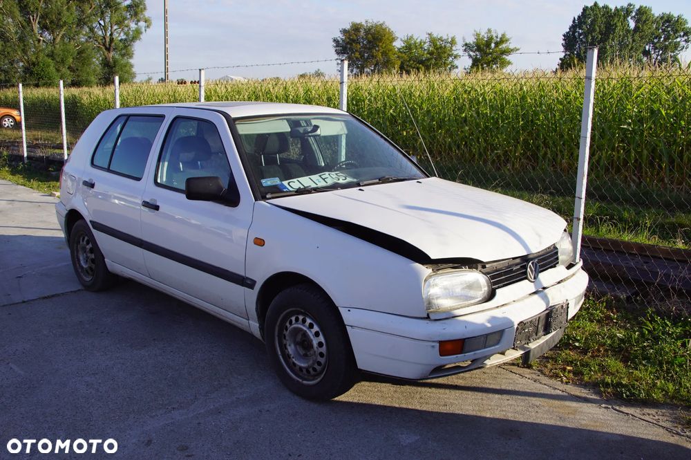 Auto na części - Volkswagen Golf III 1.4 8V 60 KM AEX DGL LB9A 1996R Silnik Skrzynia Drzwi Szyba Lusterko Błotnik Klapa Zderzak Deska Kokpit Sterownik Moduł Czujnik Licznik Kierownica - 1