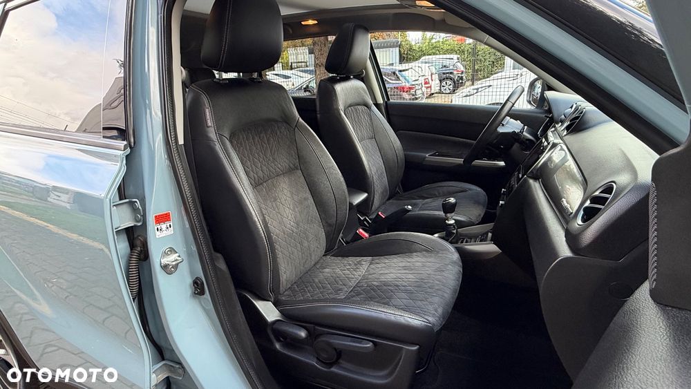 Suzuki Vitara 1.4 Boosterjet Premium 4WD - 38