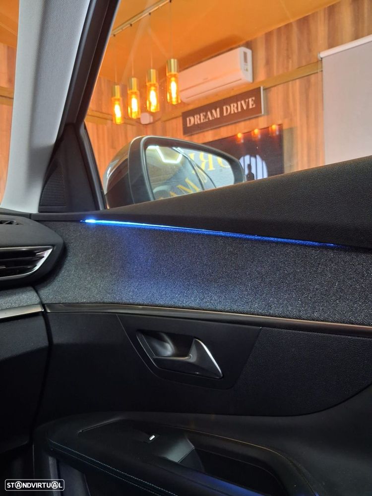 Peugeot 3008 PureTech 130 Stop & Start GPF EAT8 Crossway - 15