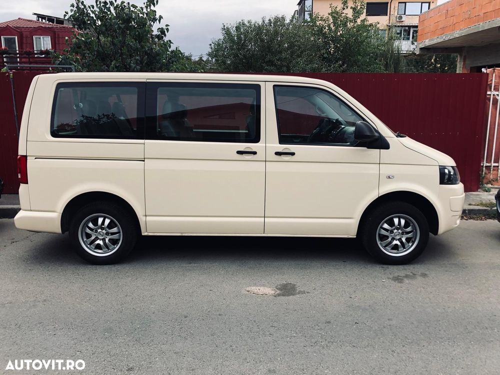 Volkswagen Caravelle - 10