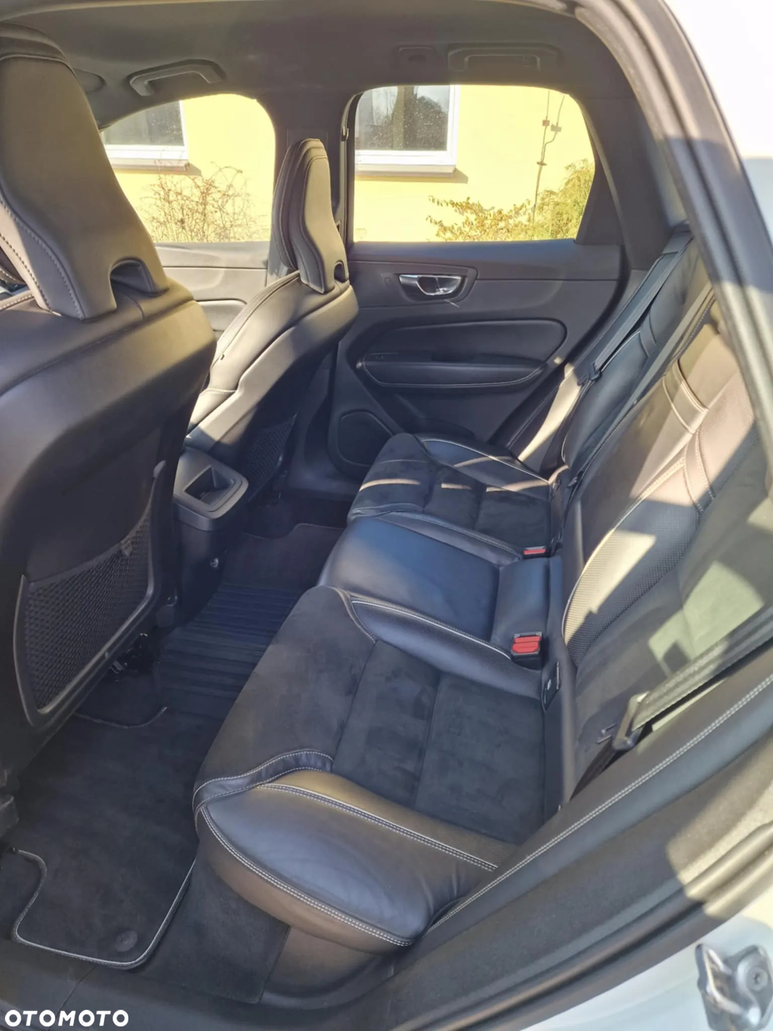 Volvo XC 60 D4 R-Design - 9