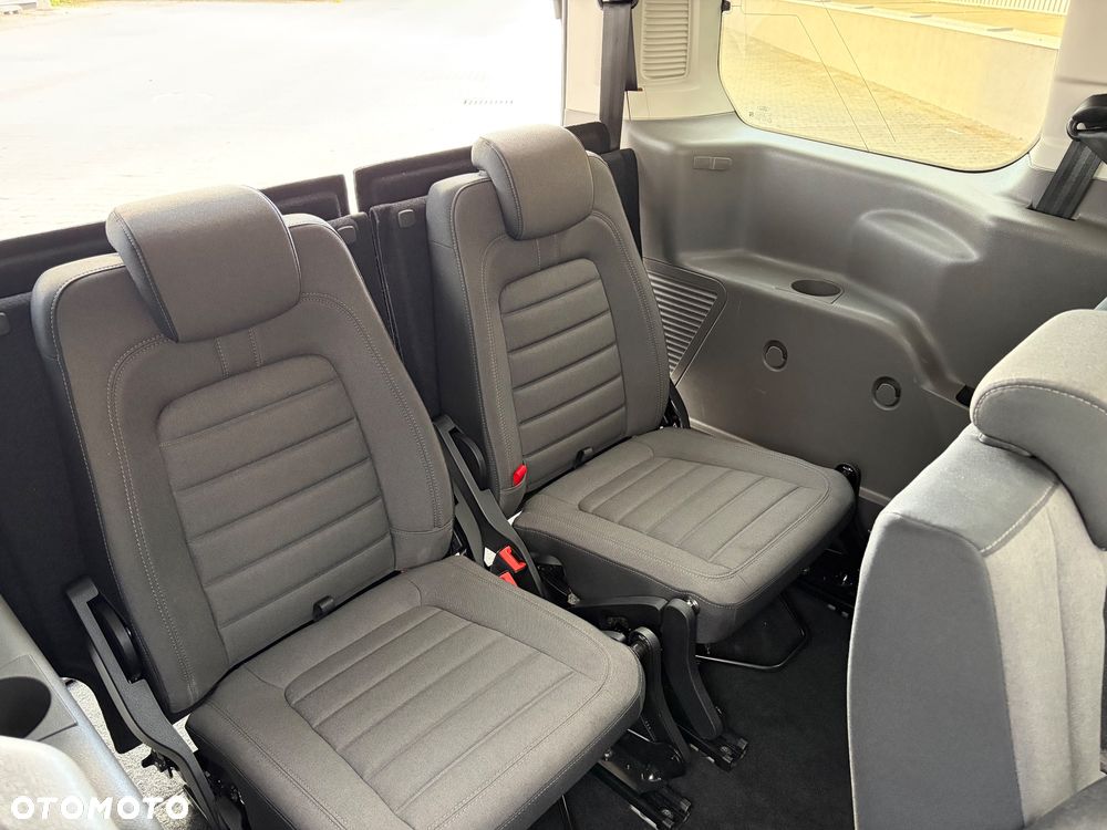 Ford Tourneo Connect Grand - 32
