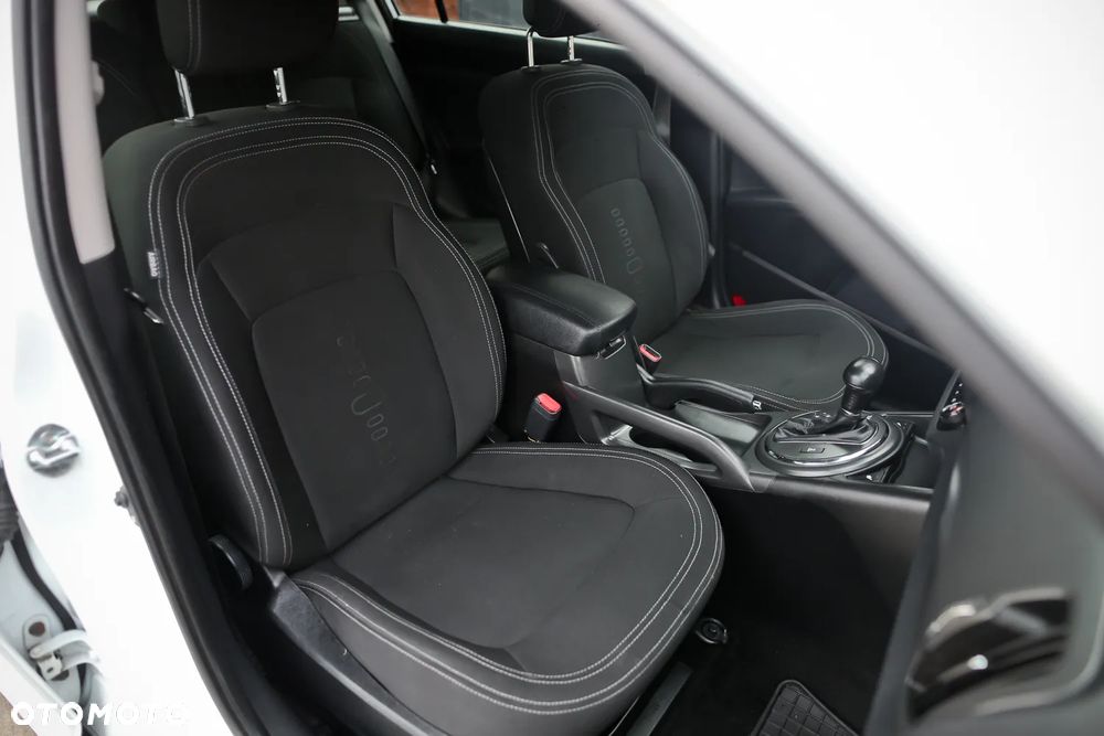 Kia Sportage 2.0 CRDI 4WD Automatik Spirit - 24
