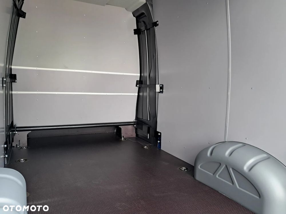 Volkswagen Crafter - 17