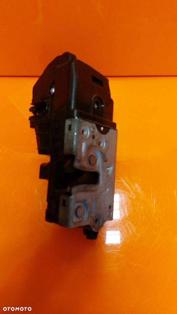 VOLVO FH4 ZAMEK DRZWI LEWY - 1