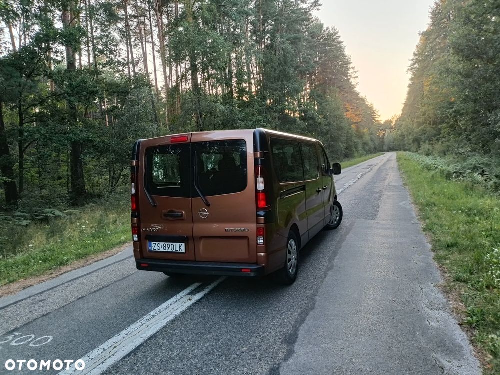 Opel Vivaro - 25