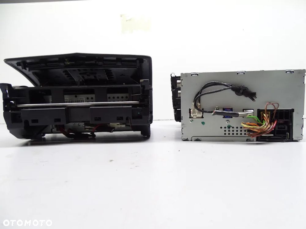 MB C W204 Radio wyswietlacz 2049007302 - 4