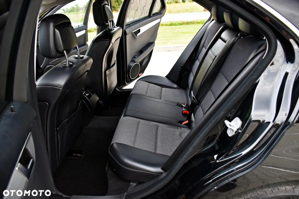 Mercedes-Benz Klasa C 200 (BlueEFFICIENCY) Avantgarde - 28