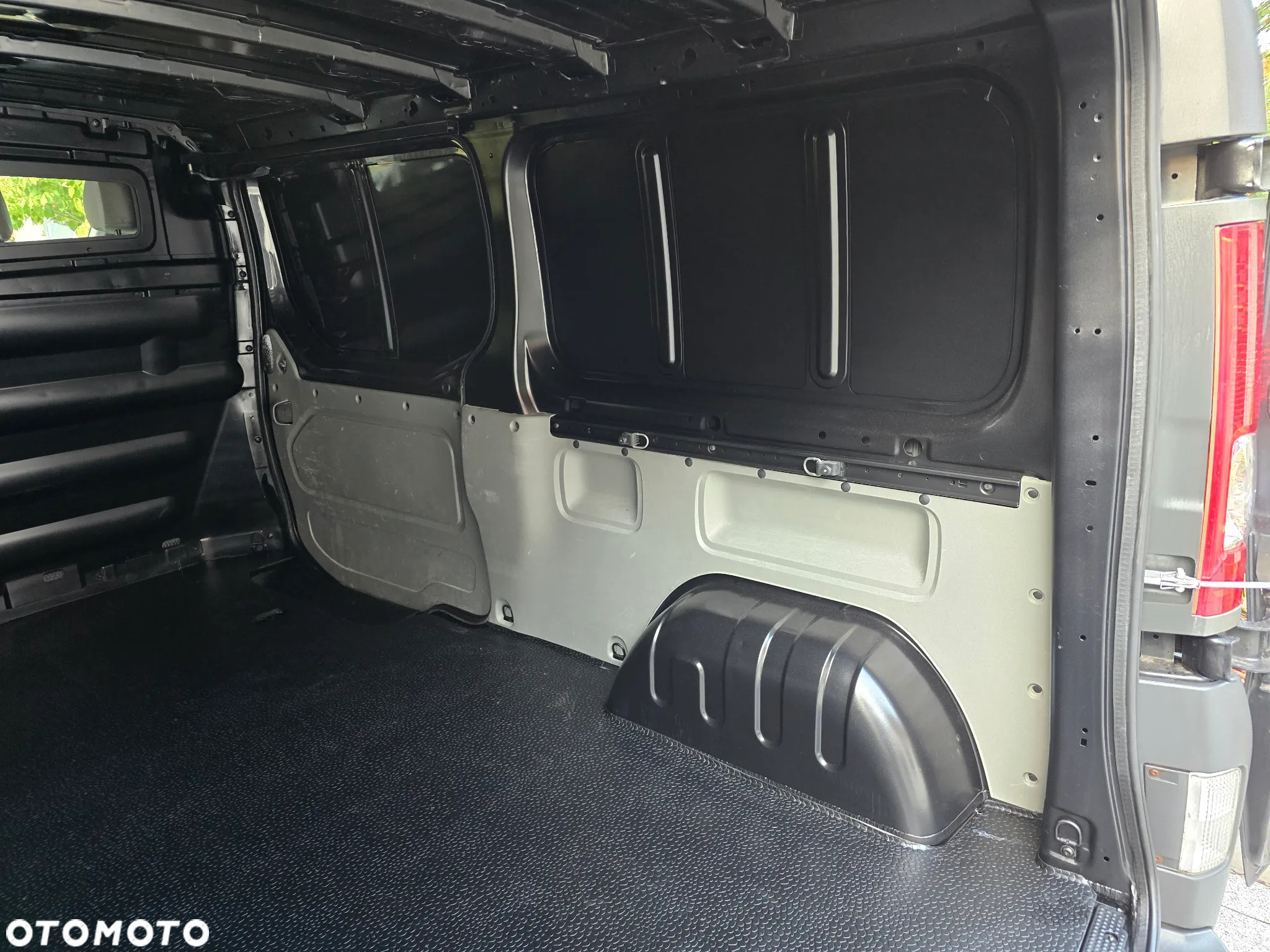 Opel Vivaro - 21