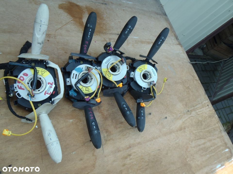 przełącznik zespolony świateł taśma fiat 500 Posiadam prawie wszystkie części do tego modelu