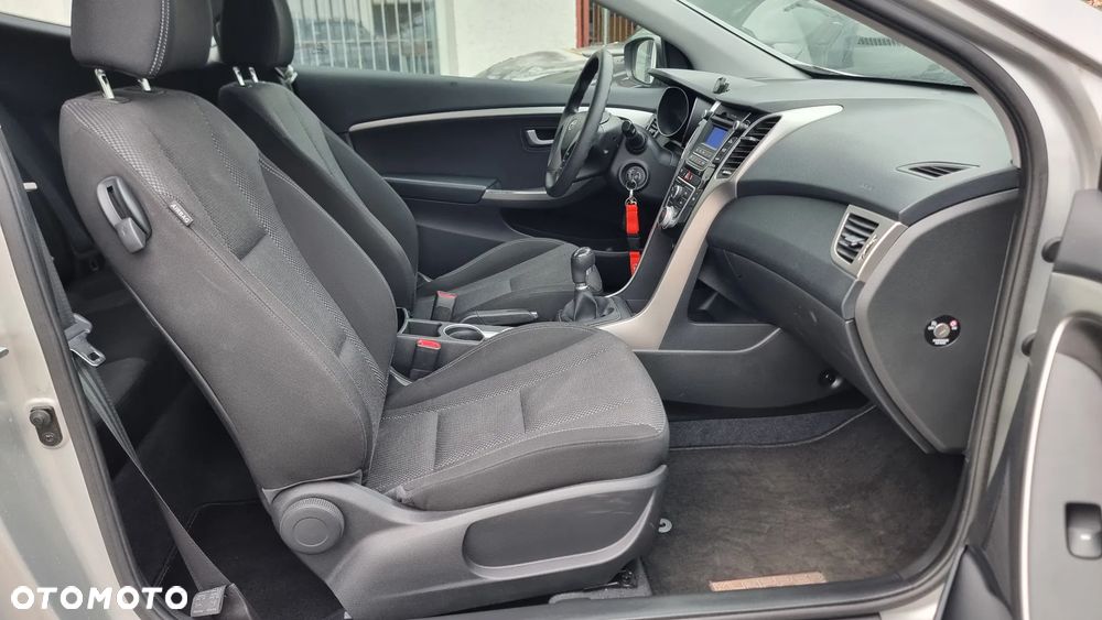 Hyundai i30 1.6 GDI BlueDrive Classic + - 32