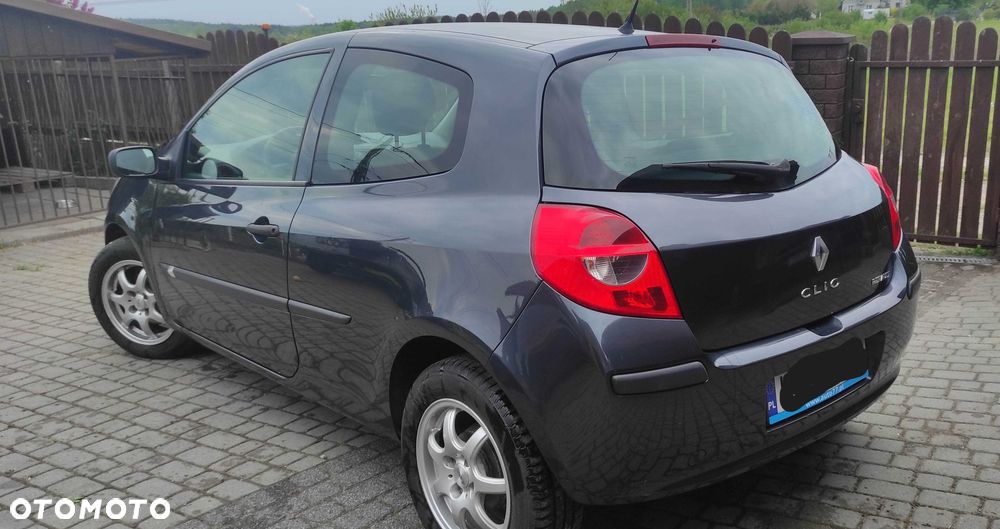 Renault Clio - 6